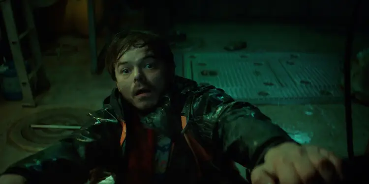 Charlie Heaton in Below Episode 1