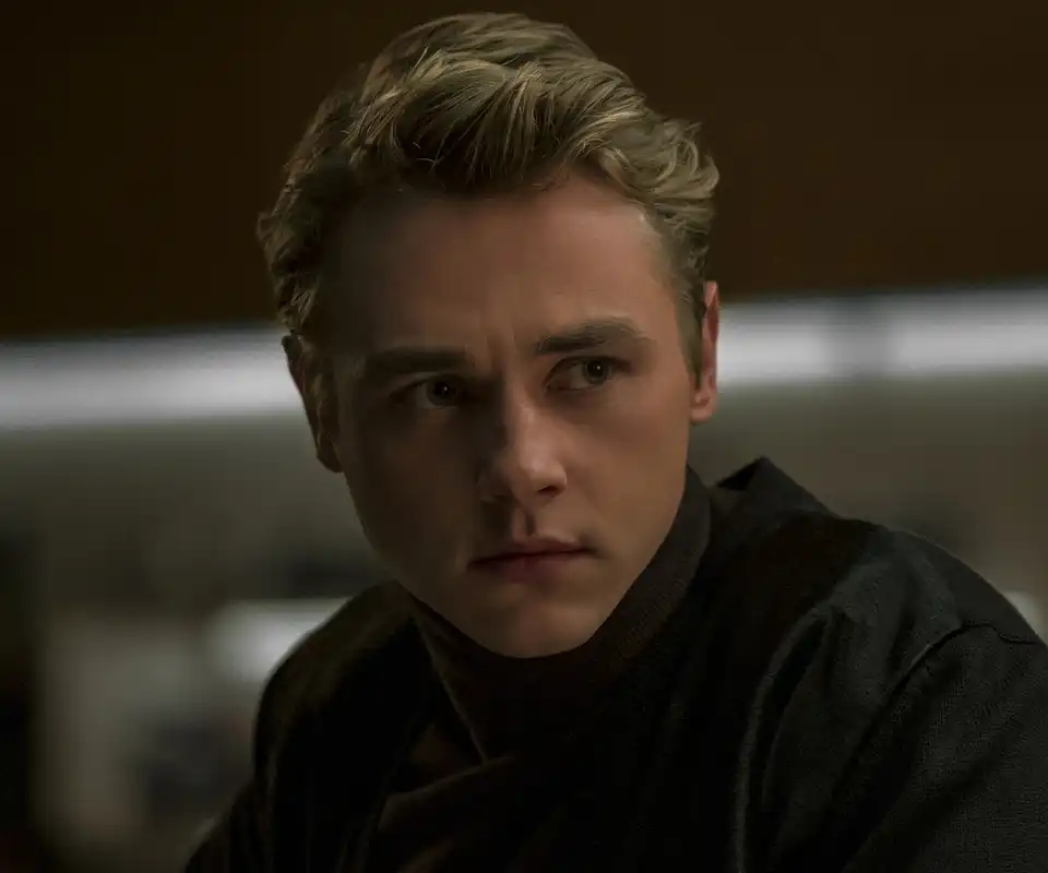 Ben Hardy in The Voyeurs